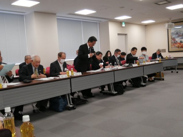 代議員会・高田新同窓会長